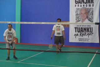 Silaturahmi Bareng Ojol Karawang, Kajol Dukung Ganjar Gelar Kejuaraan Badminton - JPNN.com Jabar