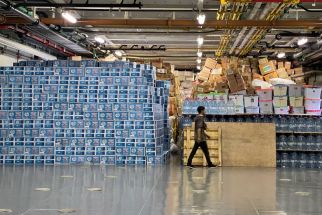 TNI AL Berangkatkan Bantuan Makanan & Minuman Produk Lokal Untuk Palestina - JPNN.com Jatim