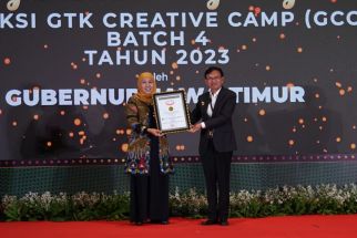 Khofifah: Penghargaan MURI Pacu GTK di Jatim Eksplor Kreativitas - JPNN.com Jatim