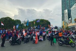 Demo Buruh di Surabaya, Warga Hindari Titik-Titik Berikut - JPNN.com Jatim