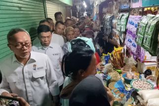 Sidak Pasar Ganteng, Zulhas Sebut Harga Bapok Stabil, Pedagang Bilang Naik  - JPNN.com Jatim