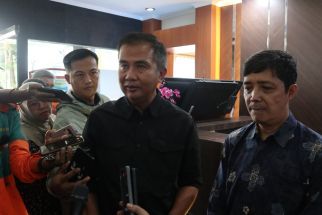 Kasus Covid-19 di Indonesia Naik Lagi, Pj Gubernur Jabar Imbau Warga Divaksin Ulang - JPNN.com Jabar