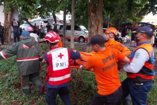 Nenek Tertabrak Kereta Api Saat Menyebrang di Pelintasan Margoerjo - JPNN.com Jatim