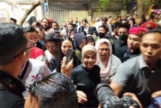 Siti Atikoh Terharu Saat Mlaku-Mlaku Nang Tunjungan - JPNN.com Jatim