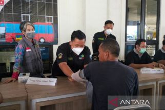 Menjelang Nataru, Pemprov Jateng Cek Kesehatan Awak Angkutan Umum - JPNN.com Jateng