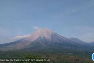 Luncuran Awan Panas Semeru Tak Berdampak, Warga Diminta Tetap Waspada - JPNN.com Jatim