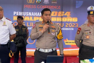 Polisi Lakukan Penyekatan di 12 Titik Perbatasan Surabaya Saat Malam Tahun Baru - JPNN.com Jatim