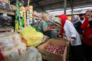 Atikoh Ganjar Blusukan di Pasar Boom Lama Semarang, Serap Aspirasi Pedagang - JPNN.com Jateng