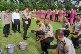 AKBP Oxy kepada 38 Personel yang Naik Pangkat: Ini Penghargaan dari Negara dan Doa Keluarga Anda - JPNN.com Sumut