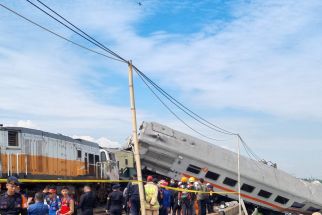 Kecelakaan KA Turangga dan Commuter Line Bandung Raya, 3 Orang Meninggal Dunia  - JPNN.com Jabar