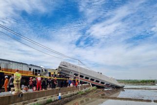 Adu Banteng KA Turangga dan Commuter Line Bandung Raya, 1 Orang Pramugara Meninggal Dunia - JPNN.com Jabar