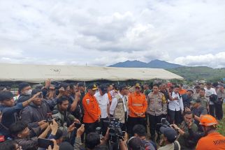 Menko PMK Muhadjir Effendy Tinjau Lokasi Kejadian Kecelakaan KA Turangga di Cicalengka - JPNN.com Jabar