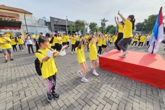 Lewat Kegiatan Amal, Ratusan Pelajar & Guru Spins Interactional School Bantu ABK - JPNN.com Jatim