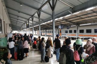 Evakuasi KA Pandalungan Kelar, Perjalanan Kereta di Daop Jember Normal Kembali - JPNN.com Jatim