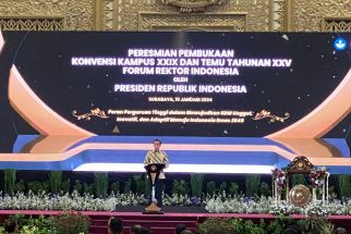 Jokowi Kaget Jumlah Lulusan S2 dan S3 di Indonesia Hanya 0,45 Persen - JPNN.com Jatim