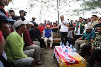 Harga Ikan Turun & BBM Subsidi Tak Tepat Sasaran, Nelayan Pekalongan Curhat kepada Ganjar - JPNN.com Jateng