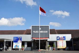 KPK Lanjutkan Penyelidikan Korupsi Dana Hibah, Kepala Desa Diperiksa  - JPNN.com Jatim