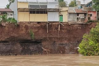 Tebing Sungai Klawing Purbalingga Longsor, Warga Berharap Pemerintah Segera Menangani - JPNN.com Jateng