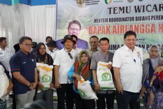 Pos Indonesia Lanjutkan Distribusi Bantuan Pangan CBP di Indramayu - JPNN.com Jabar