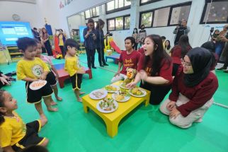 Hari Gizi Nasional, Mahasiswa Ubaya Kampanye Pencegahan Stunting Lewat Food Art - JPNN.com Jatim