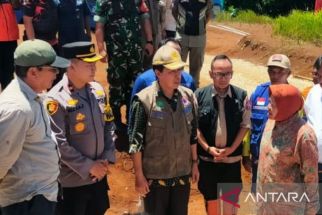 Tri Rismaharini Minta Tenda Tambahan Untuk Korban Longsor Sukabumi - JPNN.com Jabar