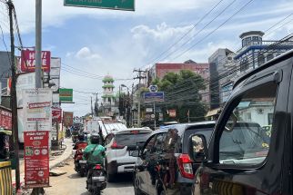 Warga Depok Keluhkan Pemberlakuan Buka Tutup di Simpang Mampang - JPNN.com Jabar