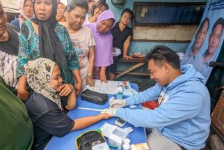 TKD Prabowo-Gibran Gerebek Pasar Pogot, Bagikan Makan Siang & Cek Kesehatan - JPNN.com Jatim