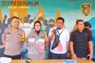 Polisi Mengamankan Pelaku Penyalahgunaan Senjata Tajam yang Diduga Melawan Petugas - JPNN.com Lampung