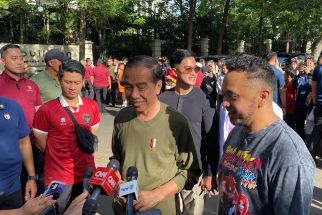 Presiden Jokowi Lari Pagi di Lapangan Gasibu Bandung, Warga Histeris - JPNN.com Jabar