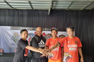 Persib Old Star vs Persija Glory Tebarkan Pesan Damai Pemilu 2024 - JPNN.com Jabar