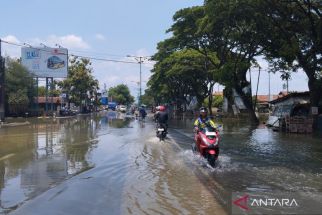 Banjir Belum Surut, Jalur Pantura Demak-Kudus Masih Ditutup, Ini Jalan Alternatifnya - JPNN.com Jateng