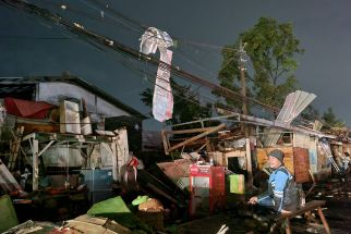 BPBD Jabar: Angin Puting Beliung Rusak Ratusan Rumah di Bandung dan Sumedang - JPNN.com Jabar