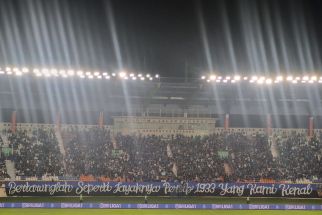 Suporter PSIS Ricuh Saat Laga Persib vs PSIS di Stadion Si Jalak Harupat, Polisi Salahkan Panpel - JPNN.com Jabar