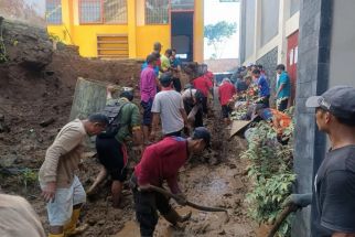 Longsor Melanda Trenggalek, Bangunan SD di Surenlor Rusak Parah - JPNN.com Jatim