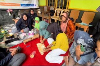 Mahasiswa PPG Prajabatan Upgris Semarang Bikin 'Kripik Biduan', Bahan Dasarnya dari Biji Durian - JPNN.com Jateng