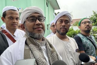 Ribuan Pelayat Hadiri Pemakaman Habib Hasan, Keluarga: Ini Semua Karena Beliau Berdakwah Dengan Hati - JPNN.com Jabar