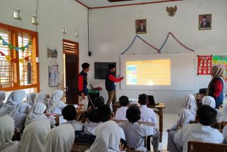 Tingkatkan Literasi Digital, Pelajar SD di Kadilangu Kendal Dikenalkan Aplikasi KIPIN - JPNN.com Jateng