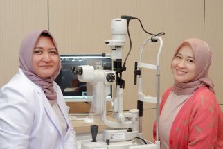 Alternatif Lasik Tuk Bebas dari Kacamata yang Dipilih Okie Agustina, Seperti Apa? - JPNN.com Jatim