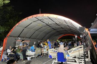 Gempa Susulan, Ratusan Pasien RS Unair Dievakuasi ke Luar Gedung - JPNN.com Jatim