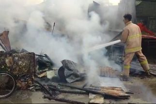 Kios Bensin & Kembang Api di Gresik Ludes Terbakar, Pemilik Tewas - JPNN.com Jatim