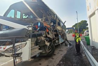 Bus Pahala Kencana Seruduk Truk di Tol Semarang ABC, Dua Penumpang Tewas - JPNN.com Jateng