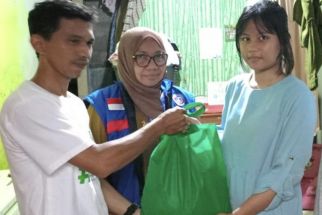 Baznas Kota Bogor Bagikan Ratusan Paket Ramadan ke Masyarakat - JPNN.com Jabar