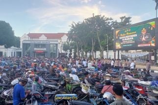 Ratusan Tukang Becak Tumplek Blek Temui Kapolrestabes Surabaya - JPNN.com Jatim