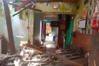 Nahas, Seorang Nenek di Surabaya Tewas Tertimpa Atap Rumah Saat Tidur Siang - JPNN.com Jatim
