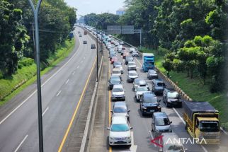 Pantau Arus Mudik: Tiap Jam di Gerbang Kalikangkung Semarang, 2.900 Kendaraan Melintas - JPNN.com Jateng