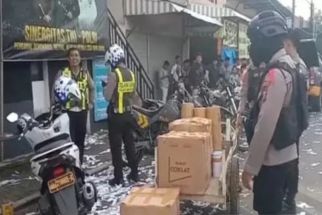 Polisi Berhentikan Pikap di Bangkalan, Bawa Barang Berbahaya Bisa Meledak - JPNN.com Jatim