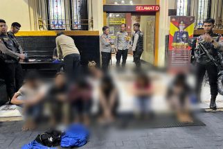 7 Anak di Bawah Umur Terjaring Razia Polisi, Bawa 40 Butir Pil Koplo - JPNN.com Jatim