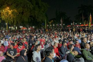 Ribuan Penonton Memadati Balai Kota Depok Demi Nobar Indonesia vs Uzbekistan - JPNN.com Jabar