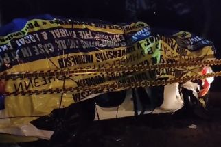 Honda HR-V Tabrak Bus Kuning UI, 3 Mahasiswa Terjepit 1 Patah Kaki - JPNN.com Jabar