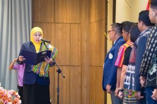 Kukuhkan PW IKA Unair NTT, Khofifah Berpesan Anggota Bermanfaat Kepada Masyarakat - JPNN.com Jatim